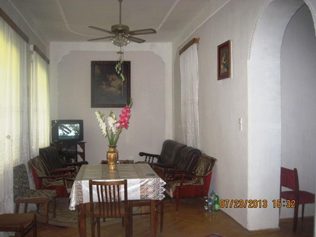 Tamar Guest House Гори Экстерьер фото