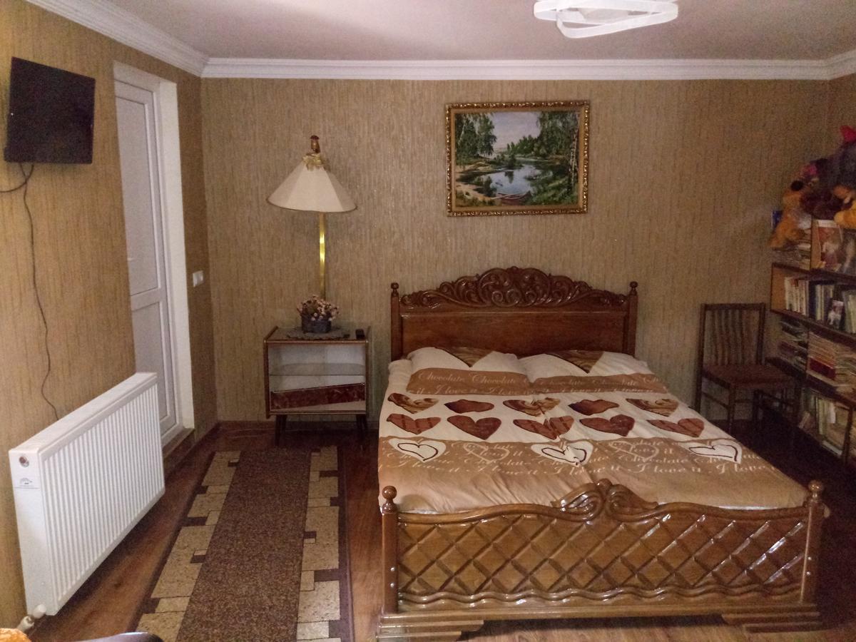 Tamar Guest House Гори Экстерьер фото