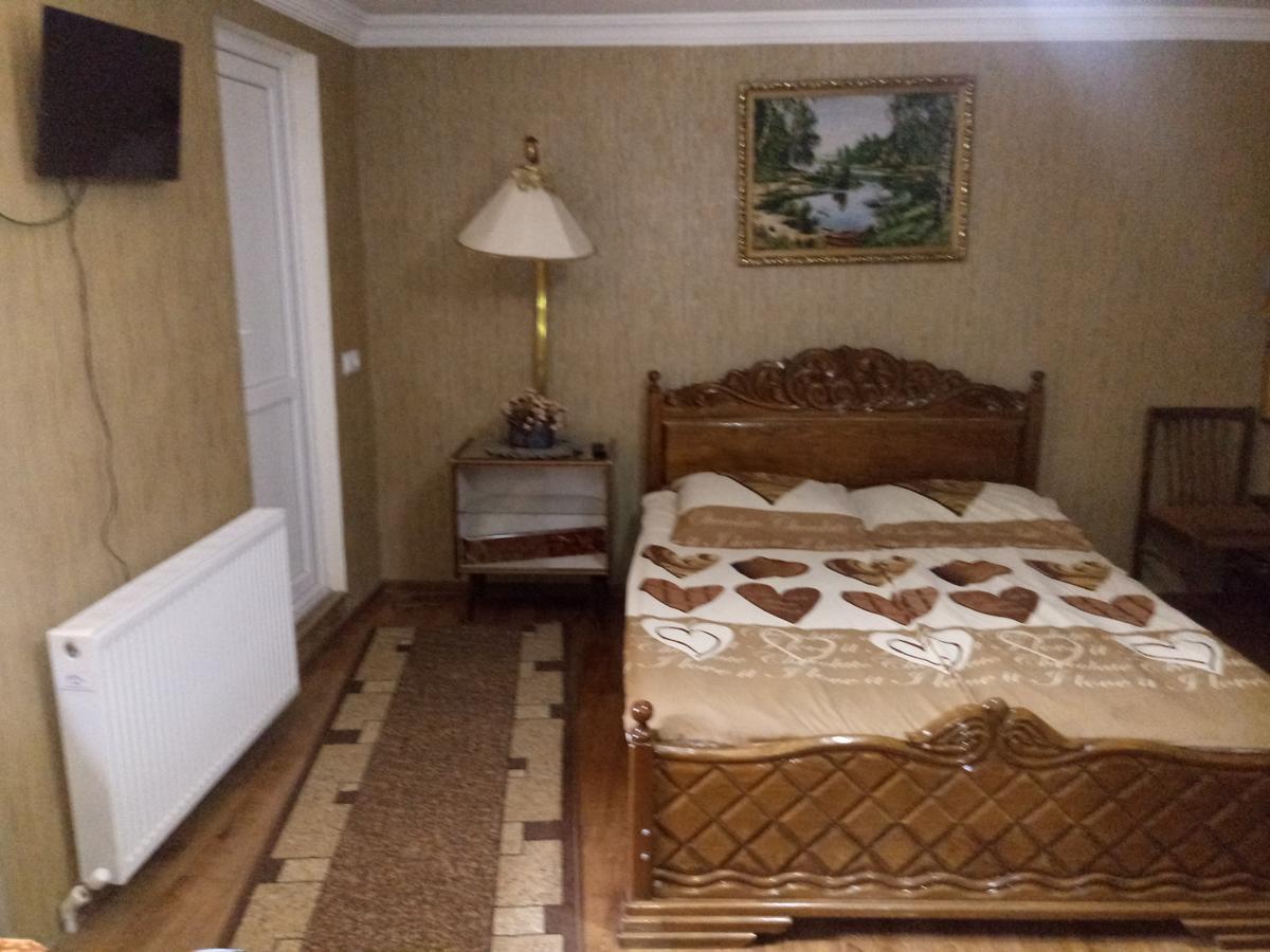 Tamar Guest House Гори Экстерьер фото